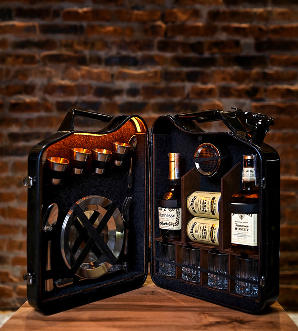 Bronze Jerrycan Mini Bar set for picnic for 4 with Bluetooth speaker