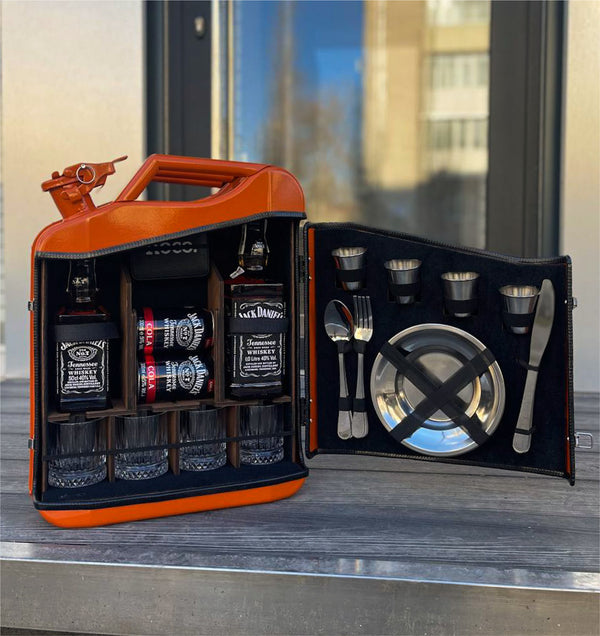 Orange Jerrycan Mini Bar 20L with a set of dishes for 4 persons